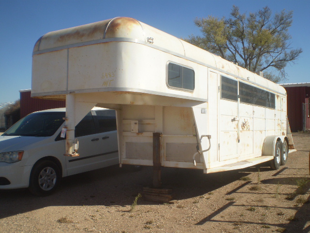 GN 4 horse slant trailer